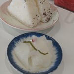 長浜ラーメン 一心亭 - おにぎり♪＆べったら漬♬