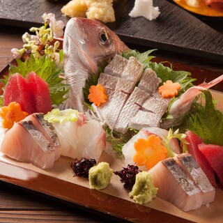 全国から集まる美味しい鮮魚のお料理が自慢です。