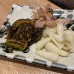Okinawa Sakaba Junimaru - 島らっきょうの塩漬け、ゴーヤキムチの相盛り968円