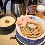 鶏そば唆る - 「鶏白湯つけ麺」全景