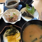 とよ常 - 大分名物、りゅうきゅう付き小鉢