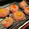 Nikuno Sushi Ichien - サーロインの炙り寿司は脂がとろけて良い感じ♪