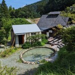 地獄温泉青風荘 - 脱衣所の手前は冷泉です