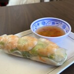 GIA DINH - 生春巻き(チェーとセットで¥320)