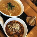 泰山 - 坦々麺と麻婆豆腐丼のセット