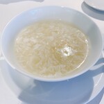 大観苑 - 卵白とフカヒレのスープ