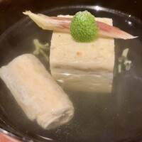割烹 春 - 煮物椀
                      三河湾・渡り蟹の真薯、湯葉、潤菜