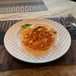 ラ･パラッツィーナ - 料理写真:トマトソースの自家製手打ちパスタ（1,300円）