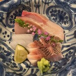 茜坂大沼 - お造り。台風の影響でお魚の入荷には苦労されているそう。しかし、この日もお見事です。