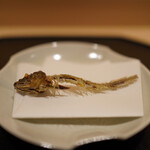 味幸 - 素揚げに軽い塩で美味しい骨せんべい