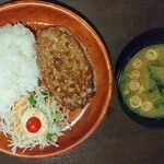 びっくりドンキー - ディッシュランチ レギュラー200ｇ ご飯(大)