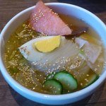 さんか亭 - 【2013年07月】ハーフ冷麺（辛さ別盛）＠350円。