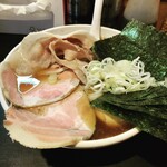 一条流がんこ総本家分家四谷荒木町 - ヒラメスペシャル上品しょうゆ　のり　チャーシュー