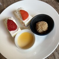 グラスコート - デザート　ショートケーキ　ごまプリン　胡麻団子