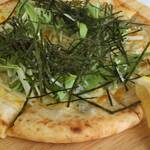 レストラン天城 - 静岡県産しらすと水菜のガーリックピザ 単品１３００円