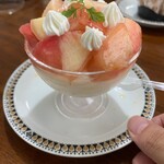 ウルソン - 桃パフェ　560円