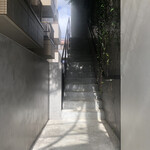 ASAKO IWAYANAGI SALON DE THE - 階段で2Fへ