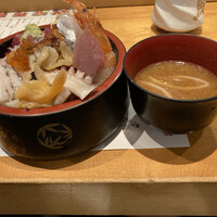 鮨政 西口店 - ちらし大盛り 1210円 鮨政 西口店 - ちらし大盛り 1210円