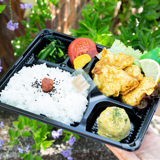 多彩な“燻製和食”を提供。テイクアウトや郵送も可能