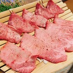 黒毛和牛 焼肉 源 - 