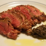 下北沢熟成室 - 岩手県産　一ヶ月吊るし熟成　短角牛ミスジ肉のグリエ　ソースタプナード（約200g・1980円前後）