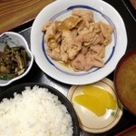 駅前食堂 - もつ煮定食