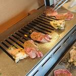 焼肉セブン - 豚タンと塩ホルモン写真②