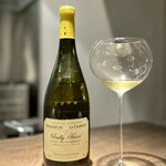 Jfree - ドメーヌ・ド・ラ・シャペルのプイィ・フュイッセ。
蜜っぽさもあり、なかなかリッチなタイプ。
鮎のソースの苦味や大葉の青さがあるので、柑橘のピールのニュアンスがあってもいいかな。