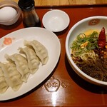 香家 - 汁なし担々麺、餃子