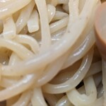 自家製太打麺 勢拉 - 麺はこんな感じ
            分かりにくいけど小麦の殻？のつぶつぶあり
            美味しい麺と思う