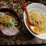 麺処 蓮海 - マグロ豚骨つけ麺　醤油