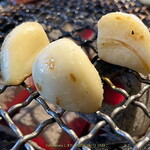 炭火焼肉 日本橋イタダキ - 焼きにんにく