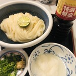 本格手打うどん おか泉 - 