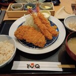 Tonkatsu Tonkyuu - 赤城豚ロースカツと海老フライ定食