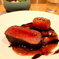 TROIS VISAGES - ⚫肉料理「エゾ鹿のロースト  夏野菜のグラタンを添えて」