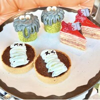 ザ タヴァン グリル＆ラウンジ - 