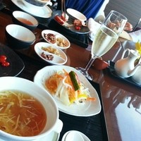 中国料理 カリュウ(ヨコハマ グランド インターコンチネンタル ホテル) - 絹笠茸のスープ、チャーシュー、クラゲ