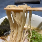 うずとかみなり - 醤油RAMENのハーフサイズ(900円)