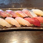 寿司居酒屋 まるがまる - ハガツオ　鯵　真鯛　かんぱち　中トロ