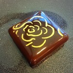 ベージュ アラン・デュカス 東京 - 