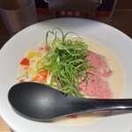 ホルモンらーめん8910 - 冷やしラーメン。綺麗