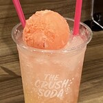 サーティワンアイスクリーム - ザクラッシュソーダ（白桃&マスカット）＋キャンディアップル