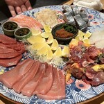 焼うおいし川  六本木凛華楼 - 六本木凛華楼名物の盛り合わせ