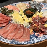 焼うおいし川  六本木凛華楼 - 六本木凛華楼名物の盛り合わせ