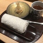 焼うおいし川  六本木凛華楼 - 静岡県産和紅茶にベルガモットオイルを混ぜた手造りアイス