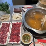 孫ニ娘潮汕牛肉火鍋 - 