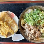 こがね製麺所 - 冷やし肉温玉ぶっかけ（中）、鶏天、カレー鶏天