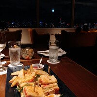 The Grill on 30th - 写真には夜景がの光がきれいにうつりませんでしたが、実際は雰囲気良かったです
