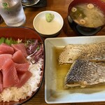 Furukawa - まぐろ丼(味噌汁付)＝980円
                        コロダイ煮付け＝300円