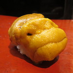 日本橋橘町　都寿司 - 唐津の赤雲丹握り